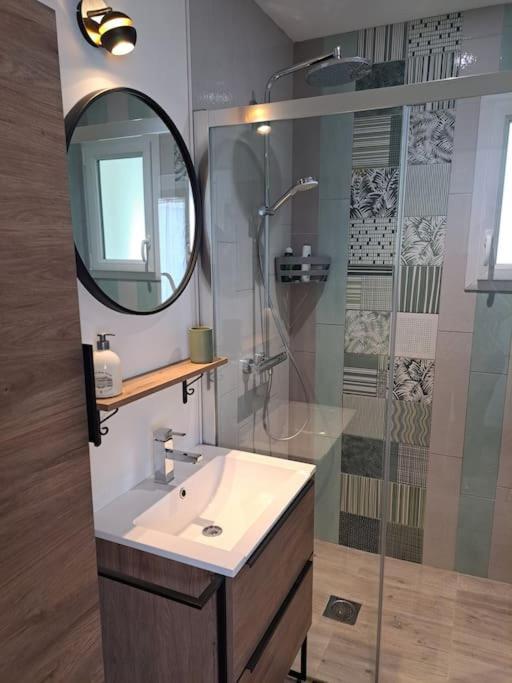 Chambre D Hote La Riviere 45M2 Jardin Et Piscine エグファイユ・ドニ エクステリア 写真