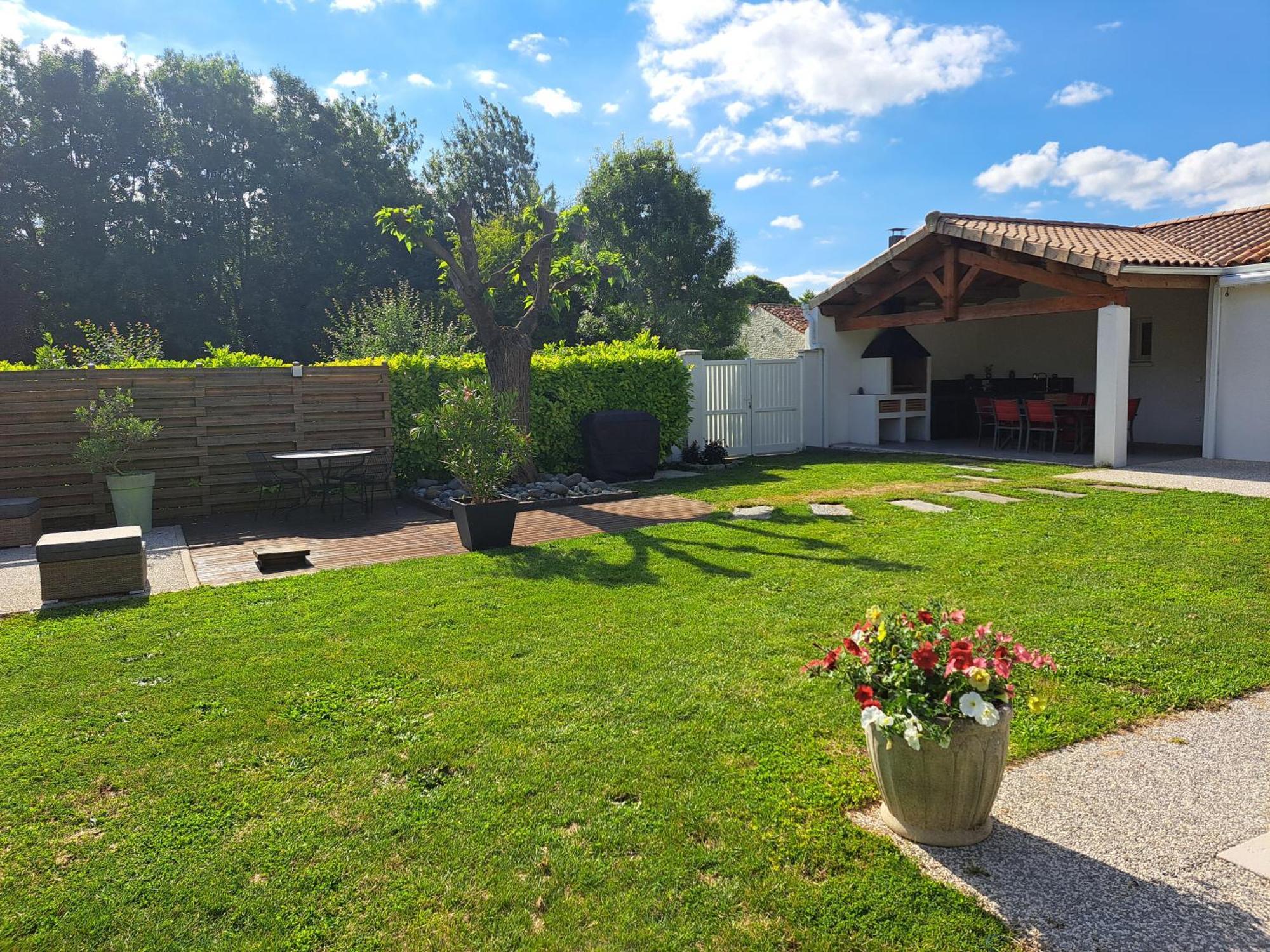Chambre D Hote La Riviere 45M2 Jardin Et Piscine エグファイユ・ドニ エクステリア 写真