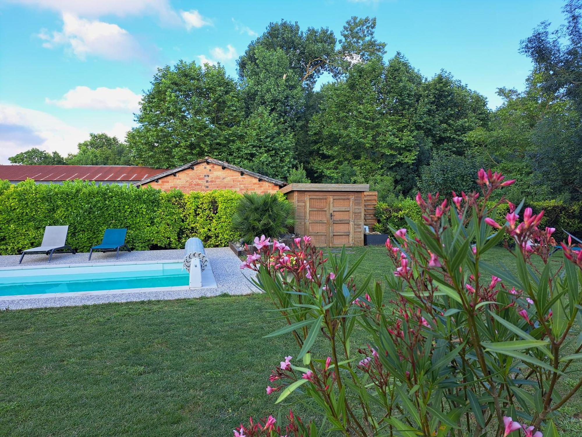 Chambre D Hote La Riviere 45M2 Jardin Et Piscine エグファイユ・ドニ エクステリア 写真